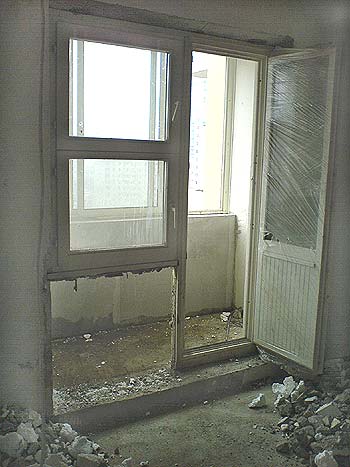 Демонтаж подоконного блока в панельном доме