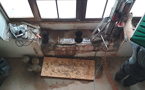 Демонтаж подоконной части