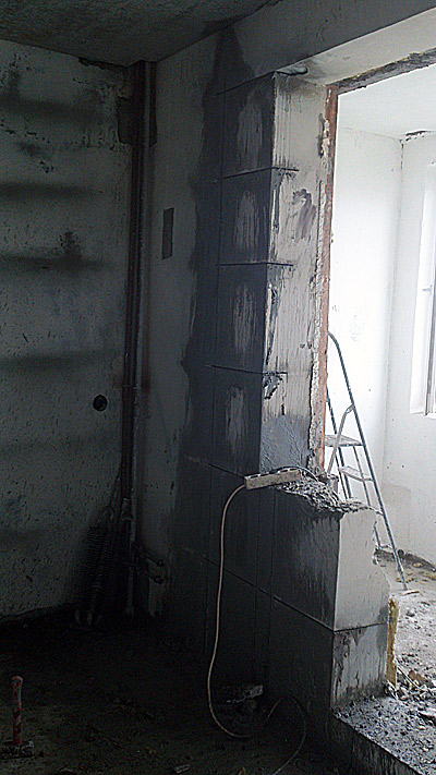 Резка оконного блока