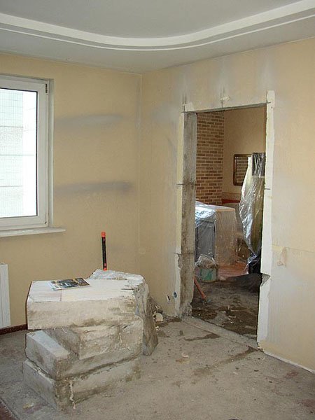 алмазная резка проёма в жилой квартире