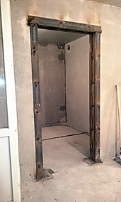 Проем с усилением в несущей стене