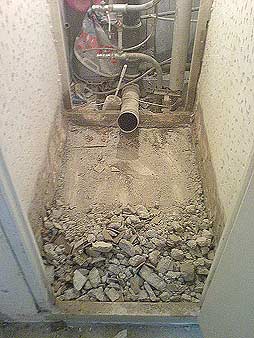 демонтаж пола в санузле