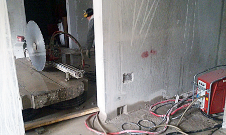 резка промов стенорезной машиной