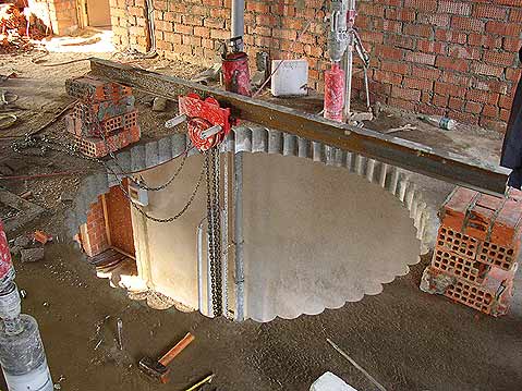 Готовый проем в перекрытии алмазным бурением